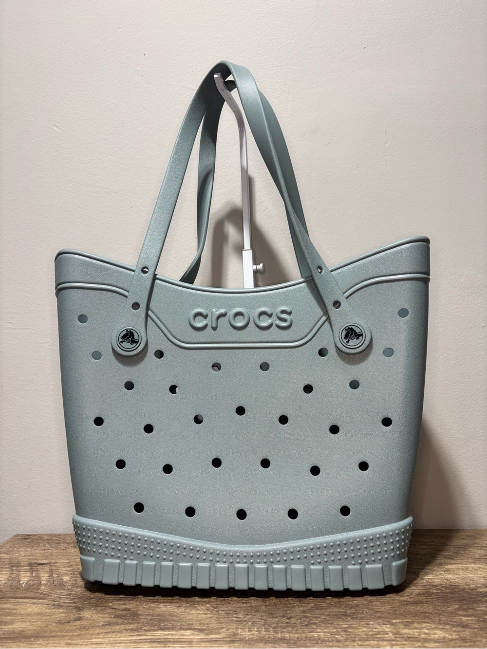 Crocs Classic Medium Tote - Picture 2 of 12
